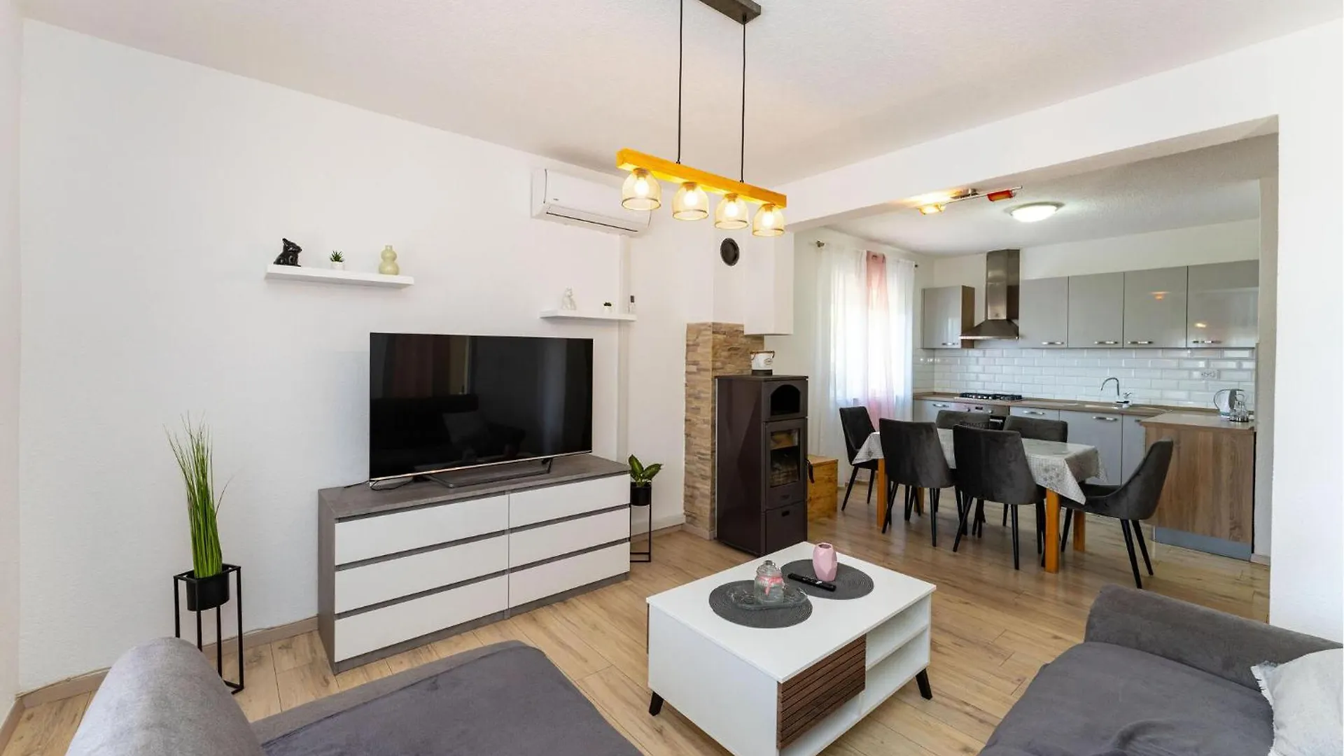 2 Bedroom Nice Home In Krusevo