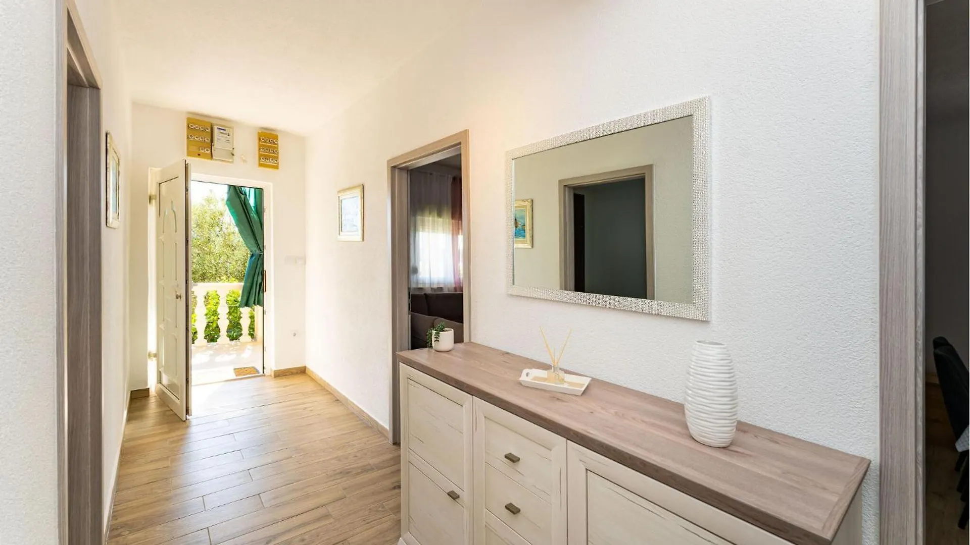2 Bedroom Nice Home In Krusevo Holiday home Krusevo (Zadar)