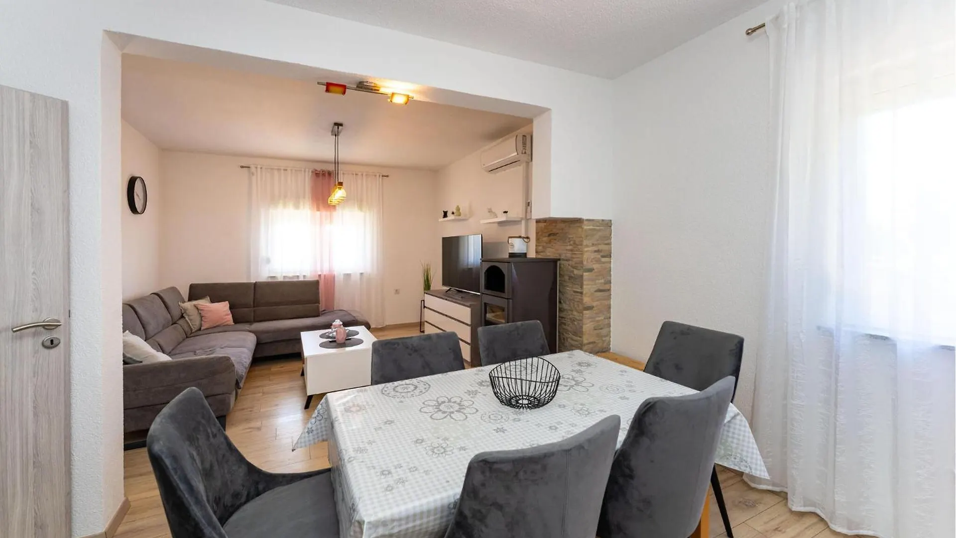 2 Bedroom Nice Home In Krusevo 0*, Krusevo (Zadar)